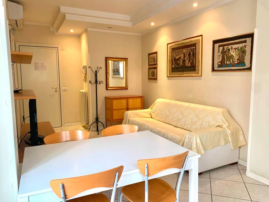 Appartamento a Riccione in Viale Damiano Chiesa - Foto 2