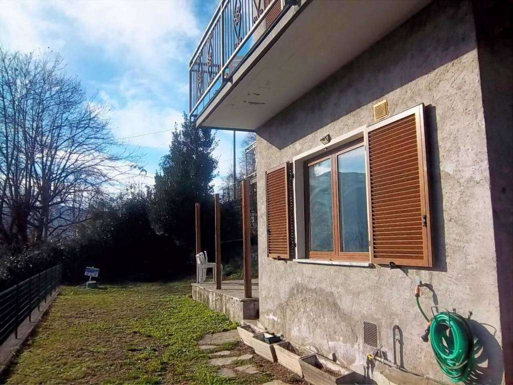 Villa a Valsolda in Strada Sasso Rosso Dasio - Foto 4