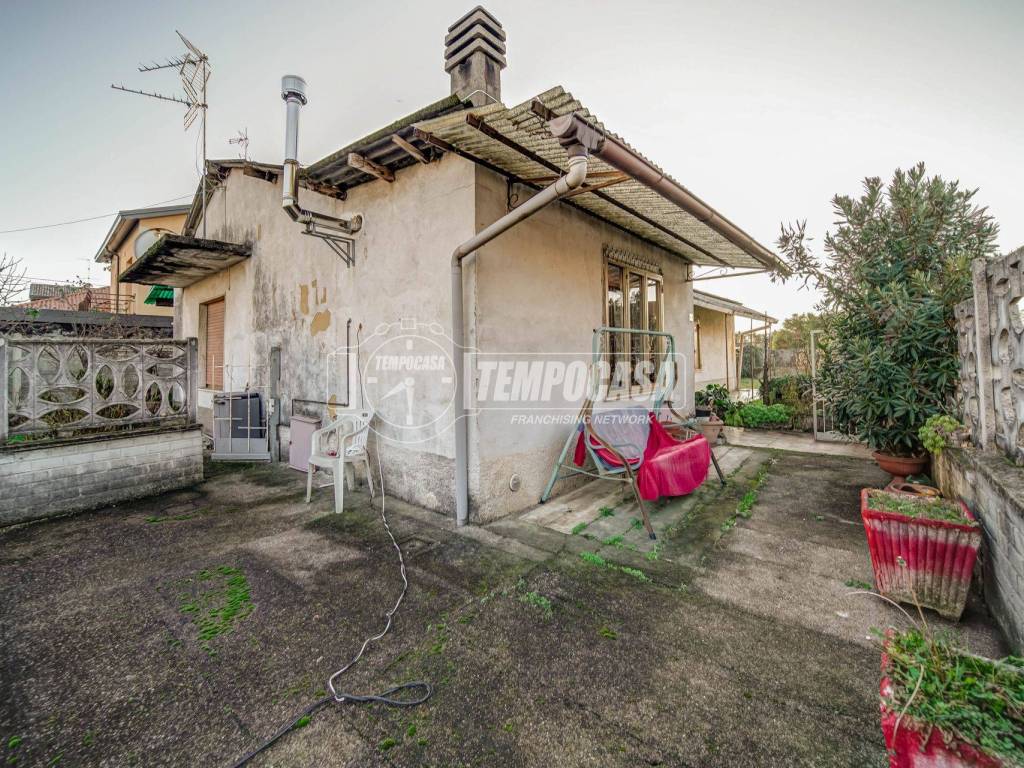 Villa a Fagnano olona in Via Lavaredo 15 - Foto 2
