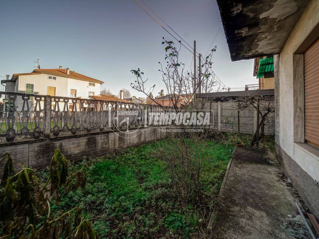 Villa a Fagnano olona in Via Lavaredo 15 - Foto 3