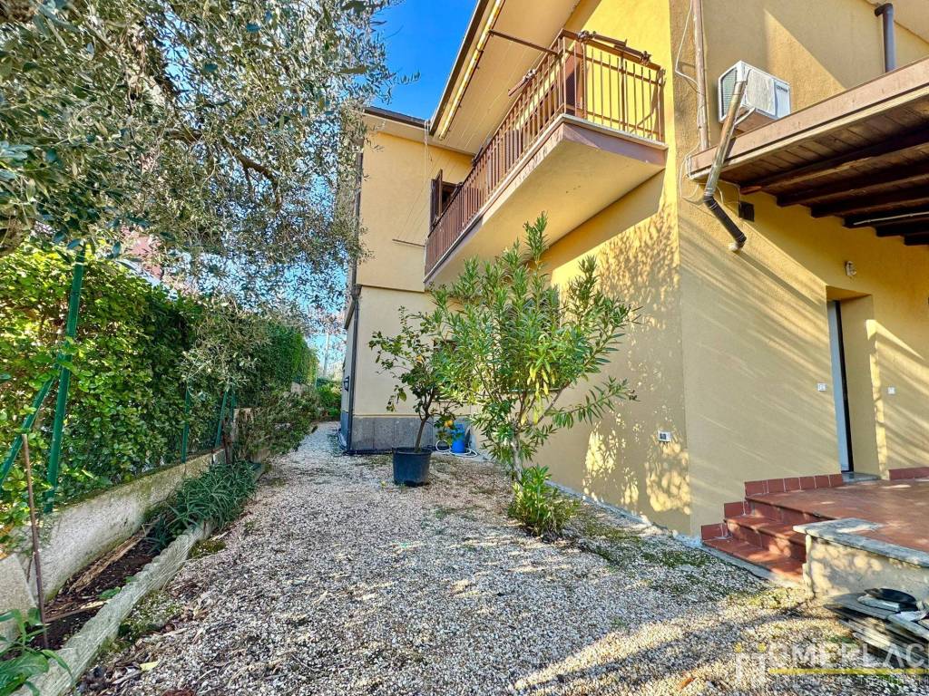 Villa a Monte porzio catone in Via di Fontana Candida, 393 - Foto 2