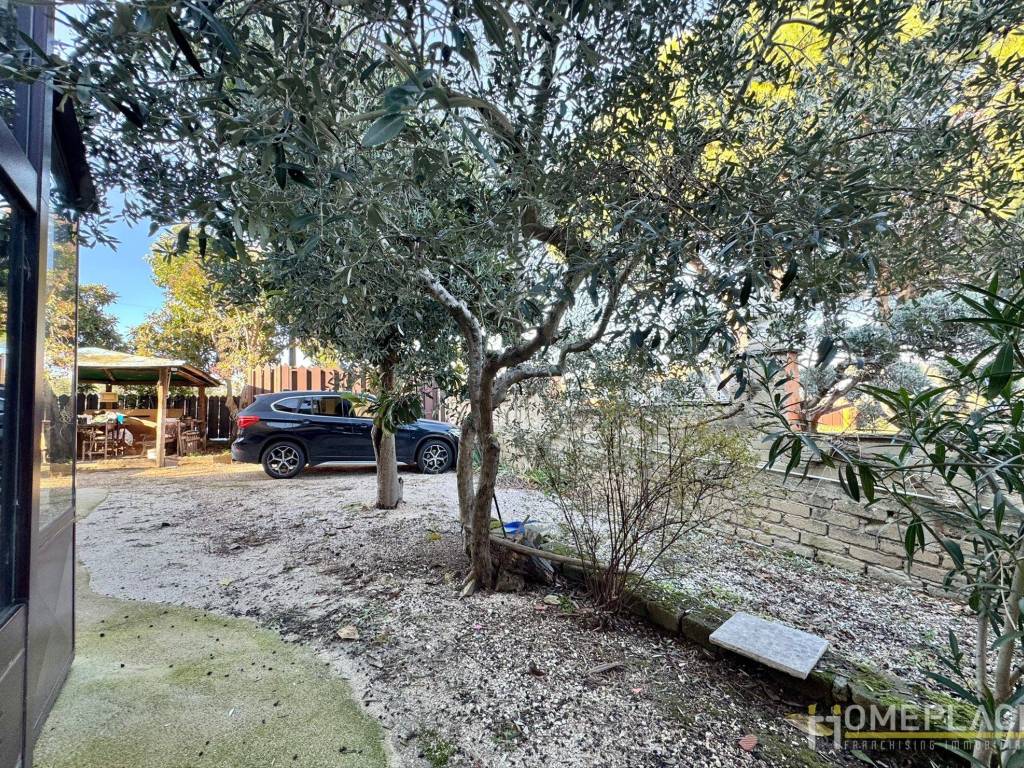 Villa a Monte porzio catone in Via di Fontana Candida, 393 - Foto 5