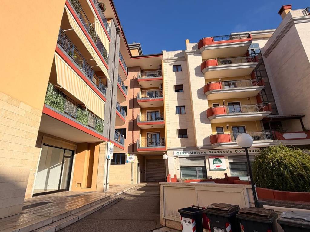 Appartamento a Putignano in Viale della Repubblica, 78 - Foto 2