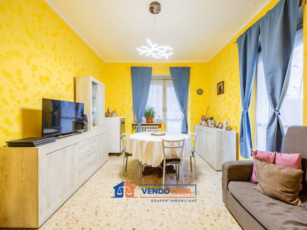 Appartamento a Pinerolo in Viale Piazza d'Armi, 33 - Foto 2