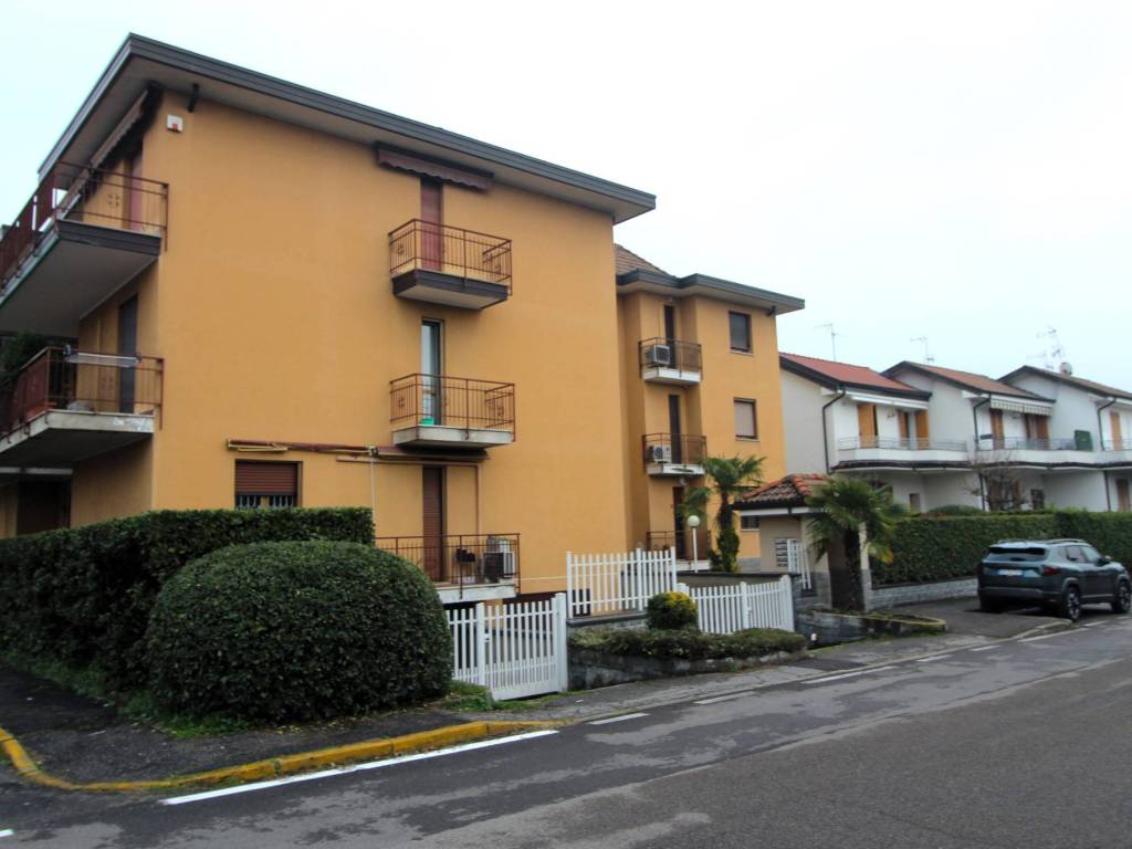 Appartamento a Bareggio in Via Fratelli Cervi, 30 - Foto 4