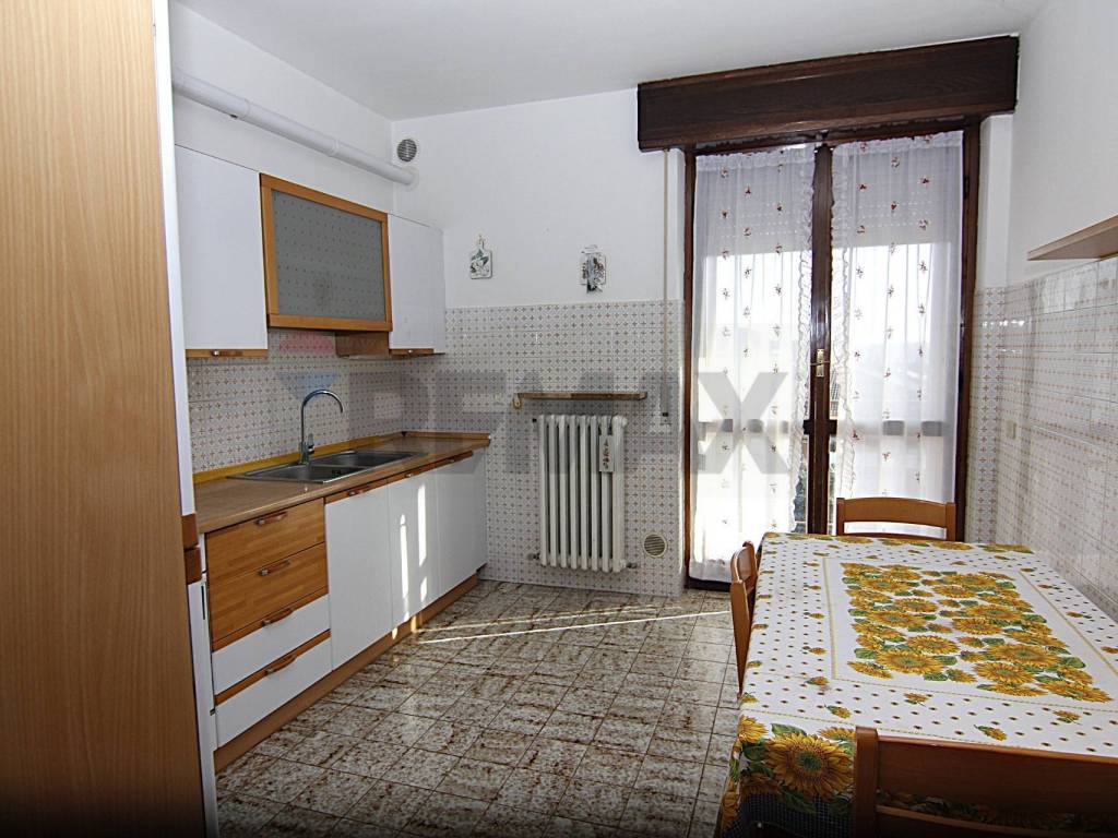 Appartamento a Induno olona in via paris bordone, 12 - Foto 2