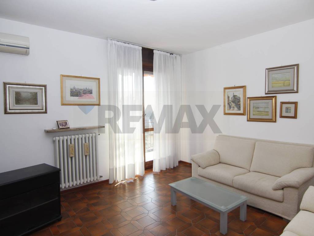 Appartamento a Induno olona in via paris bordone, 12 - Foto 5