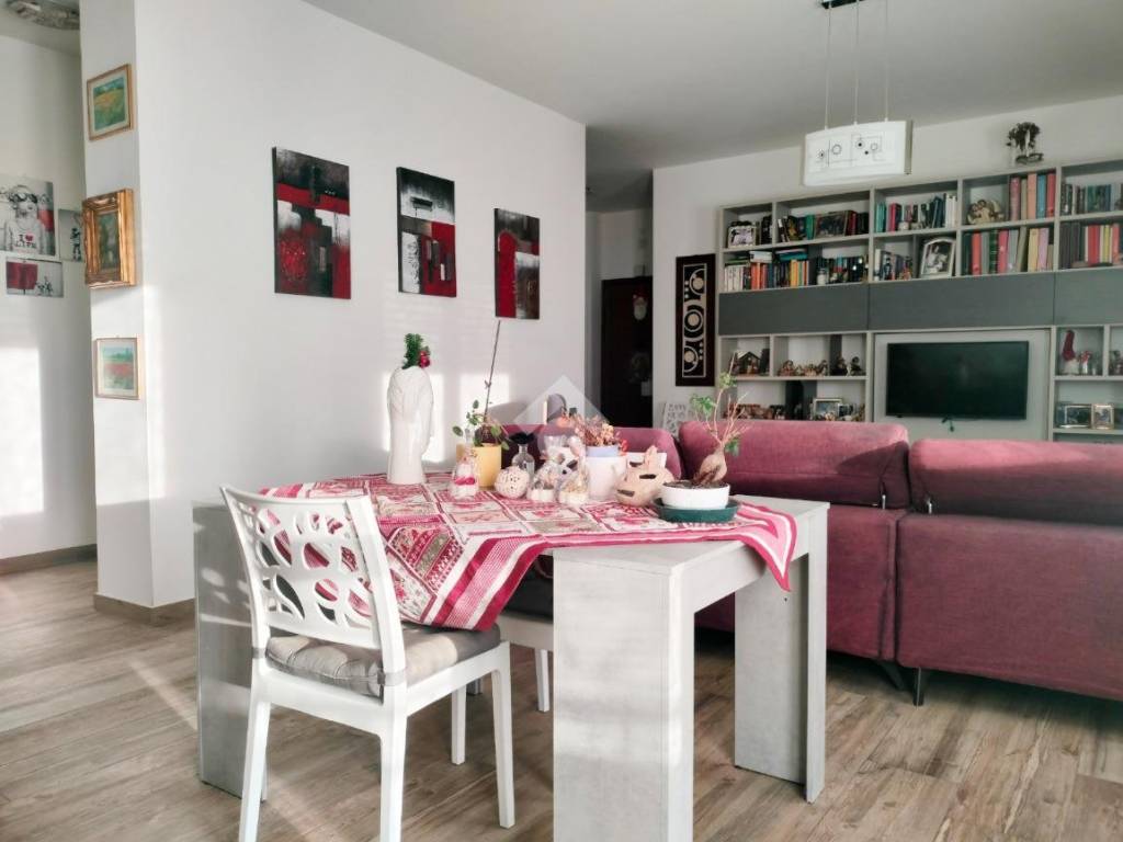 Appartamento a Cesano boscone in Via Silvio Pellico - Foto 5