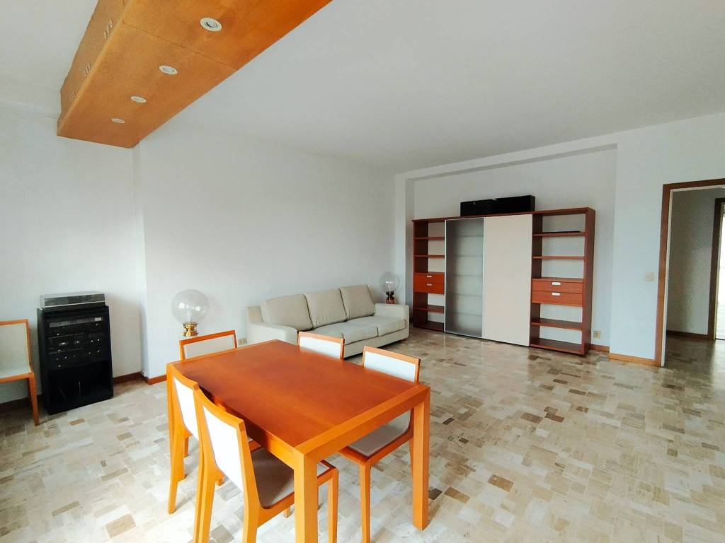 Appartamento a Paderno dugnano in Via Cesare Battisti, 75 - Foto 4