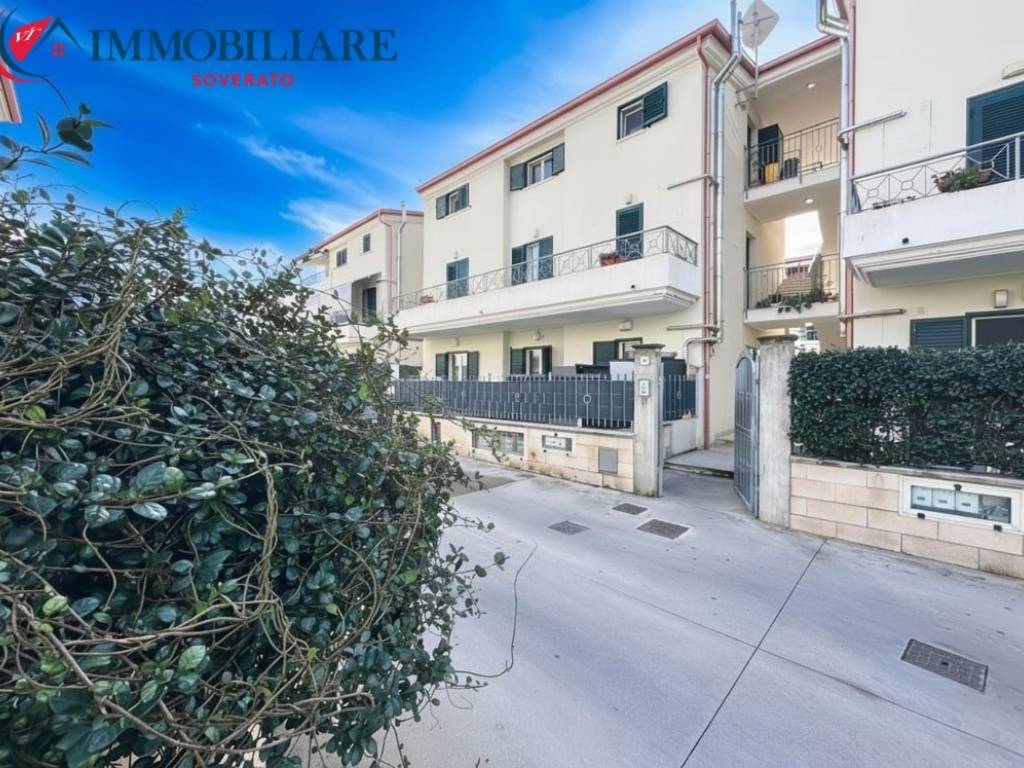 Appartamento a Montepaone in Via Francesco Caracciolo - Foto 2