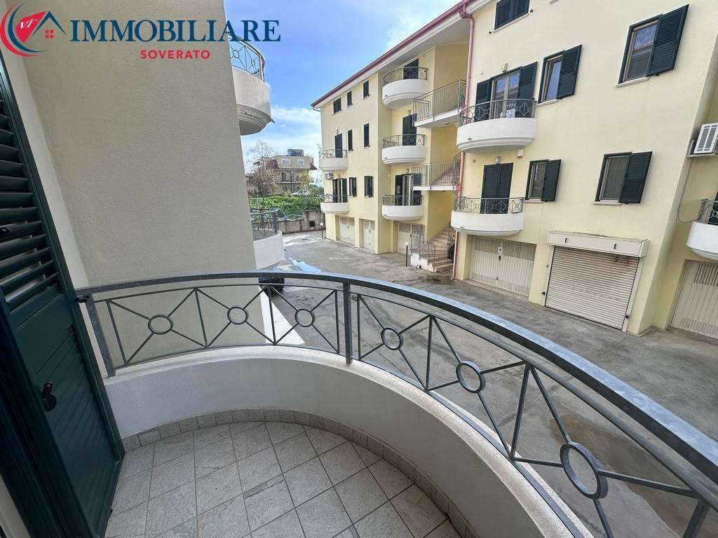 Appartamento a Montepaone in Via Francesco Caracciolo - Foto 3