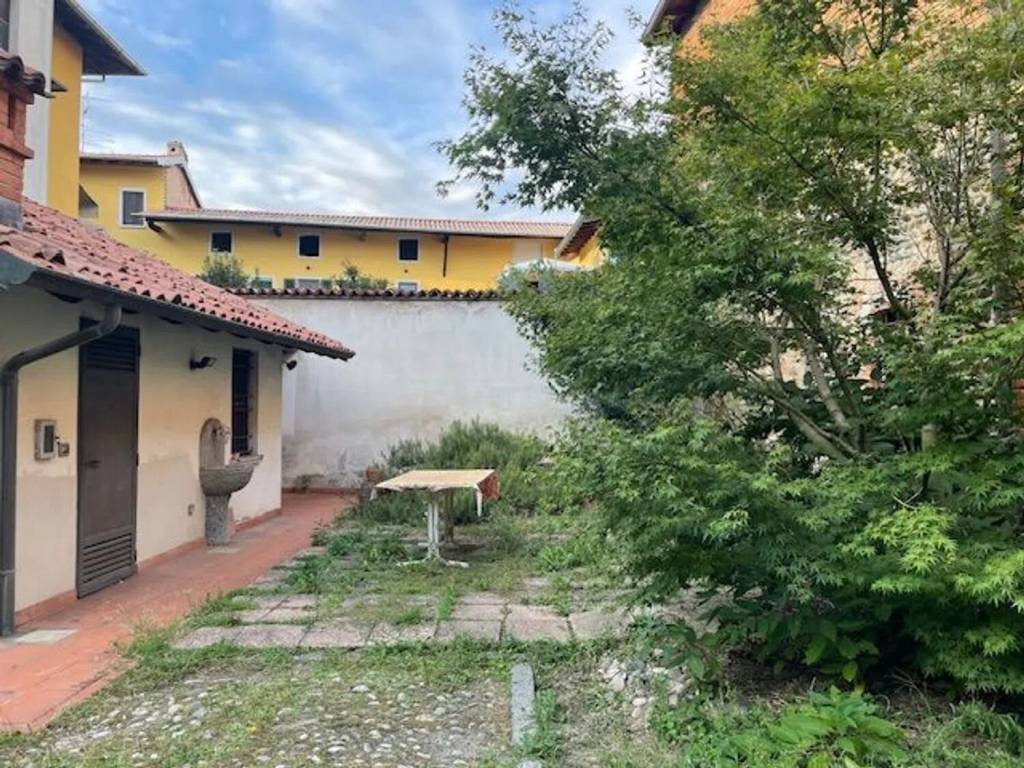 Villa a Bellinzago novarese in Via Liberio Miglio S.N.C. - Foto 5