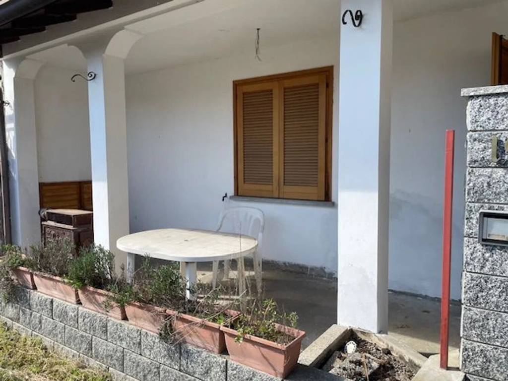 Villa a Castelletto sopra ticino in Via Aronco S.N.C. - Foto 2