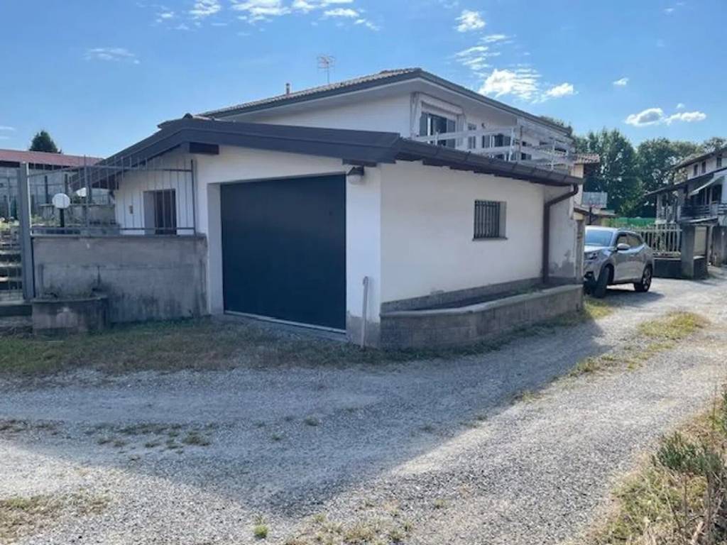 Villa a Castelletto sopra ticino in Via Aronco S.N.C. - Foto 3