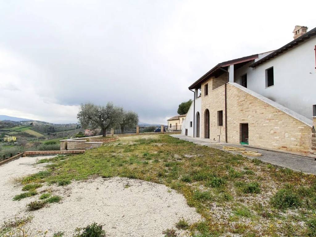 Rustico / casale a Monsampolo del tronto in Contrada Sant'Egidio S.N.C. - Foto 5