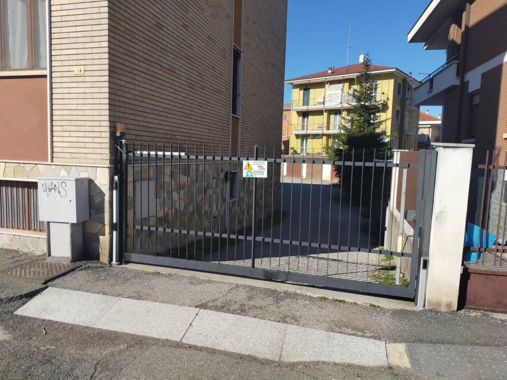 Box / garage a Novara in Via Arturo dell'Oro, 24 - Foto 1