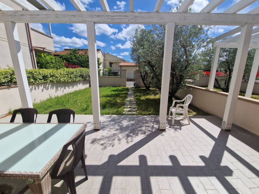 Villetta a schiera a San vincenzo in Strada di San Bartolo - Foto 2