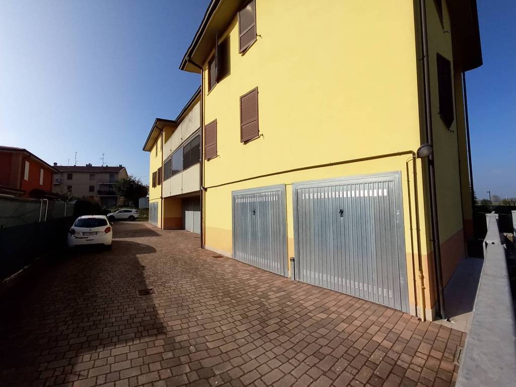 Appartamento a Fontevivo in Strada Villa di Sotto - Foto 2
