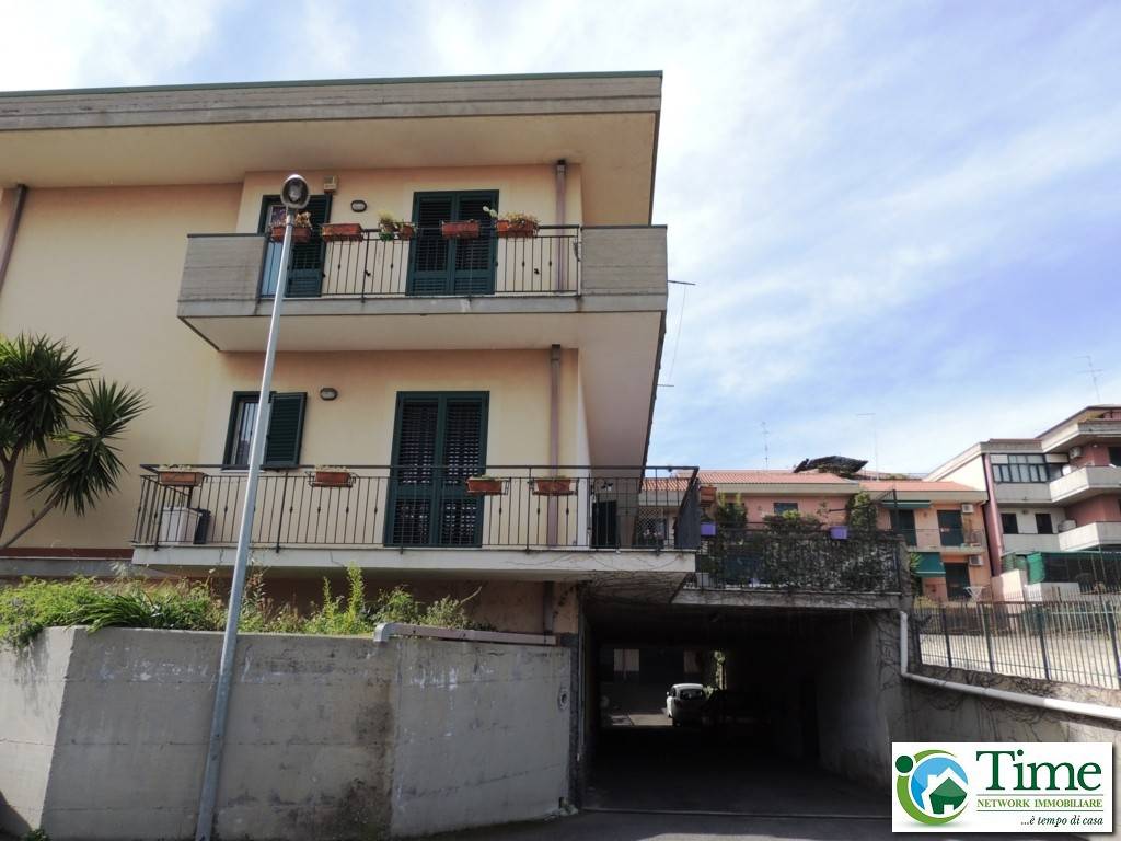 Box / garage a Gravina di catania in Via Caduti del Lavoro, 46 - Foto 4