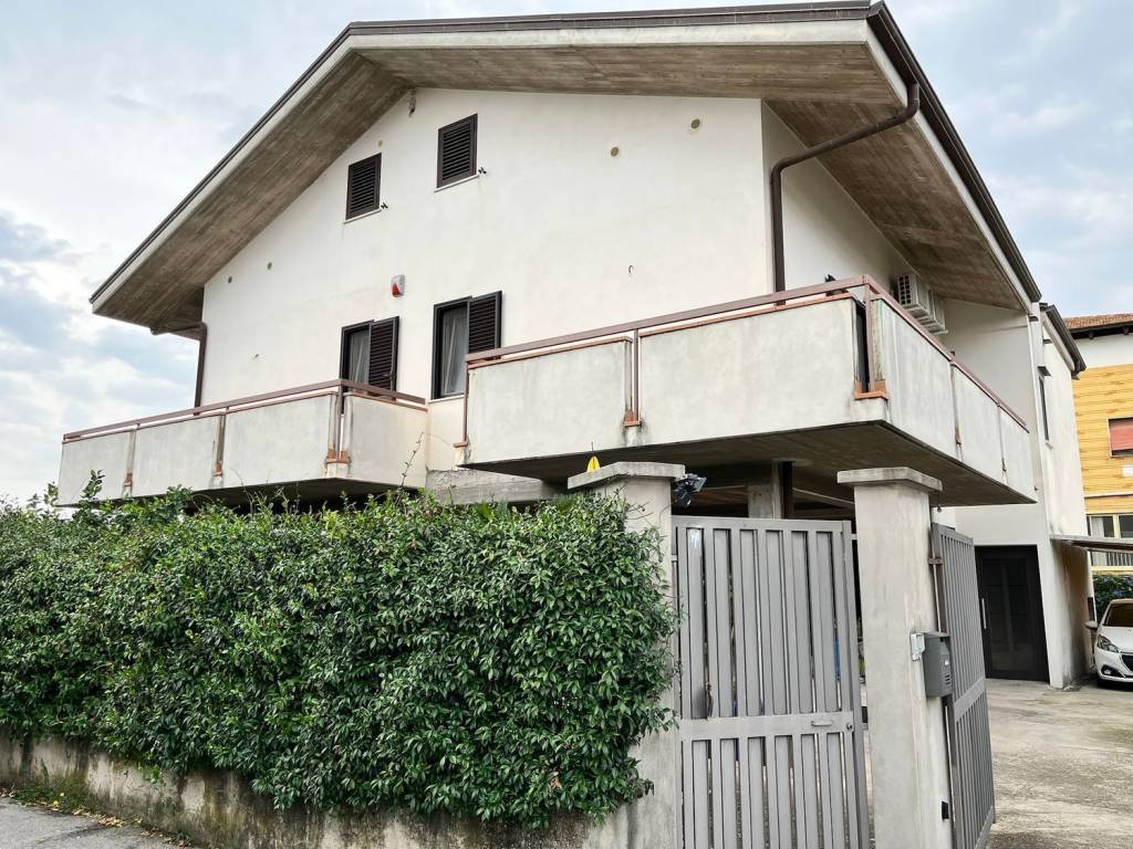 Villa a Minturno in Via Appia S.N.C. - Foto 2