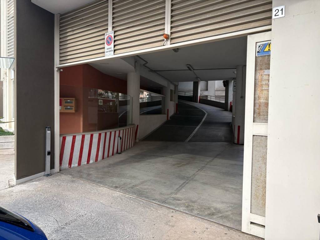 Box / garage a Bari in Largo 2 Giugno - Foto 5