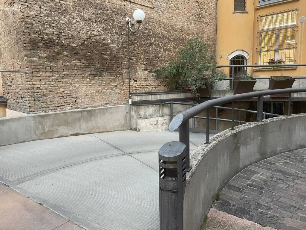 Box / garage a Bologna in Via Alfredo Testoni, 8 - Foto 2