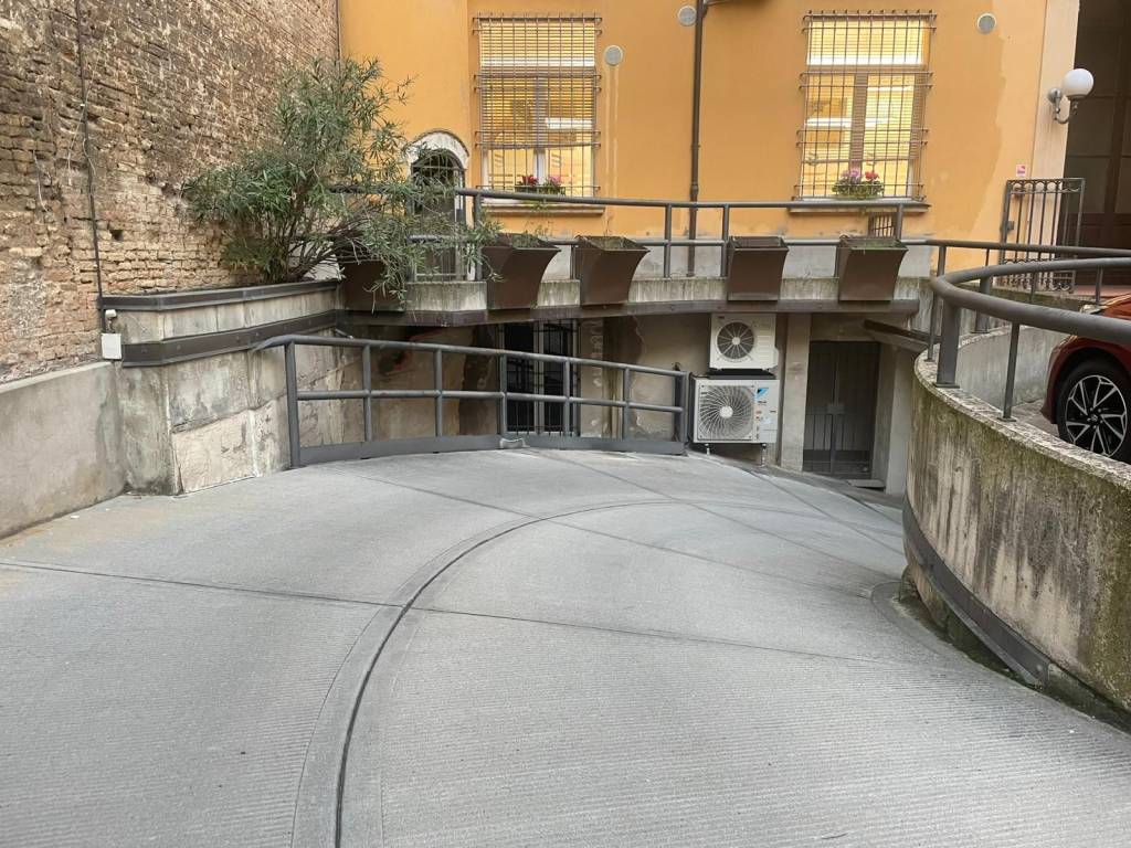 Box / garage a Bologna in Via Alfredo Testoni, 8 - Foto 3