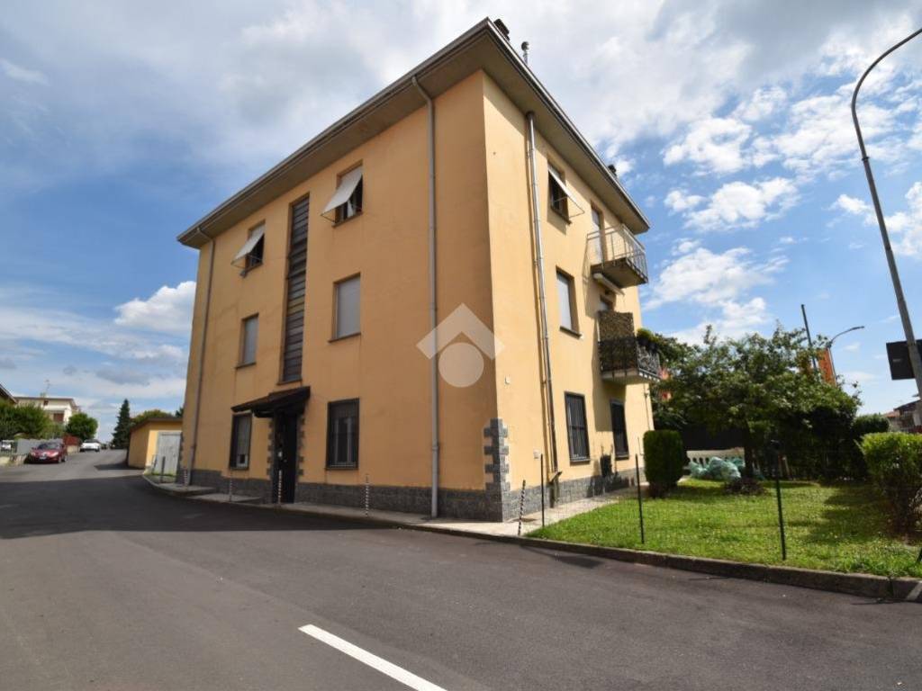 Appartamento a Cantù in Via Francesco Baracca, 59 - Foto 3