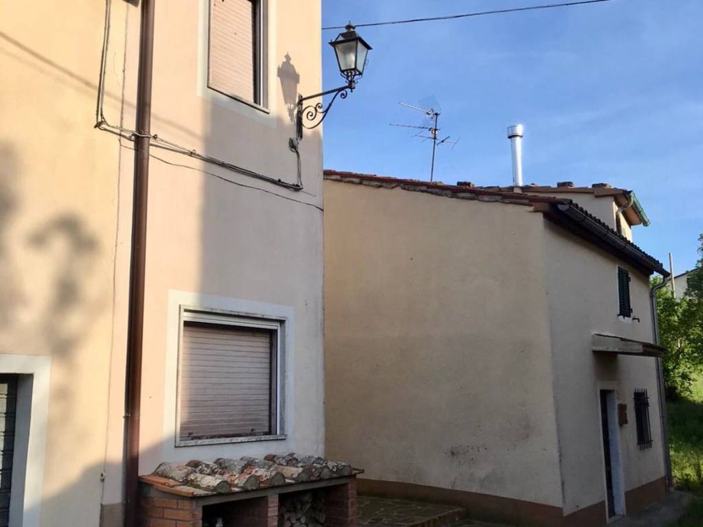 Casa indipendente a Sorano in Strada Provinciale Montevitozzo - Foto 3