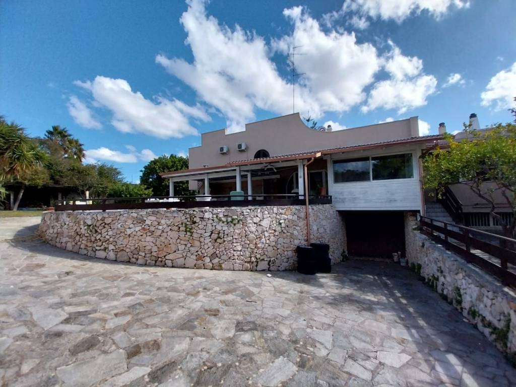 Villa a Lecce in Via Sandro Pertini - Foto 2