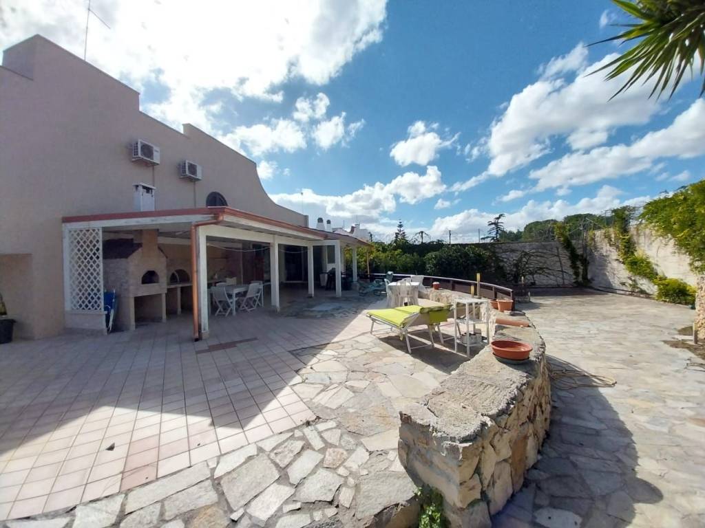 Villa a Lecce in Via Sandro Pertini - Foto 3