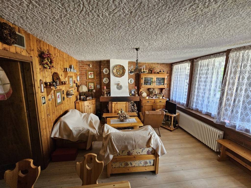 Appartamento a Commezzadura in Str. di Vòlta Bèla, n. 15 - Foto 2