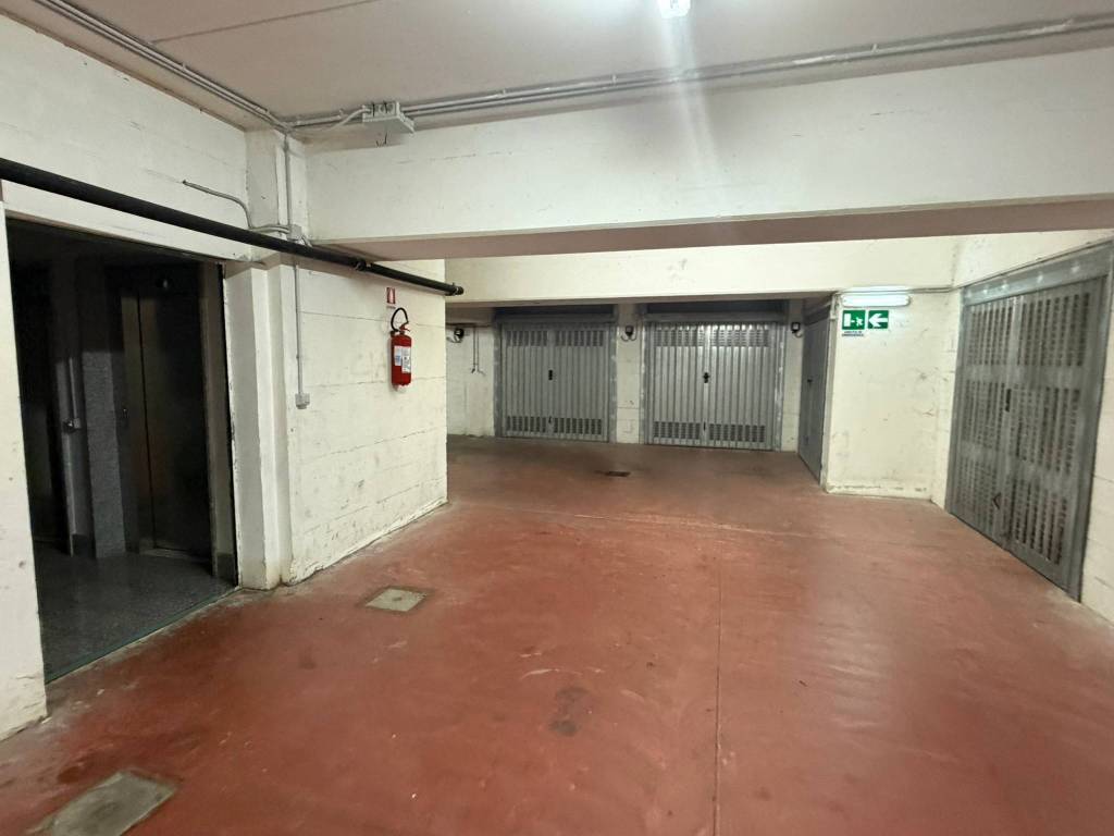 Box / garage a Civitavecchia in Via Achille Montanucci - Foto 2
