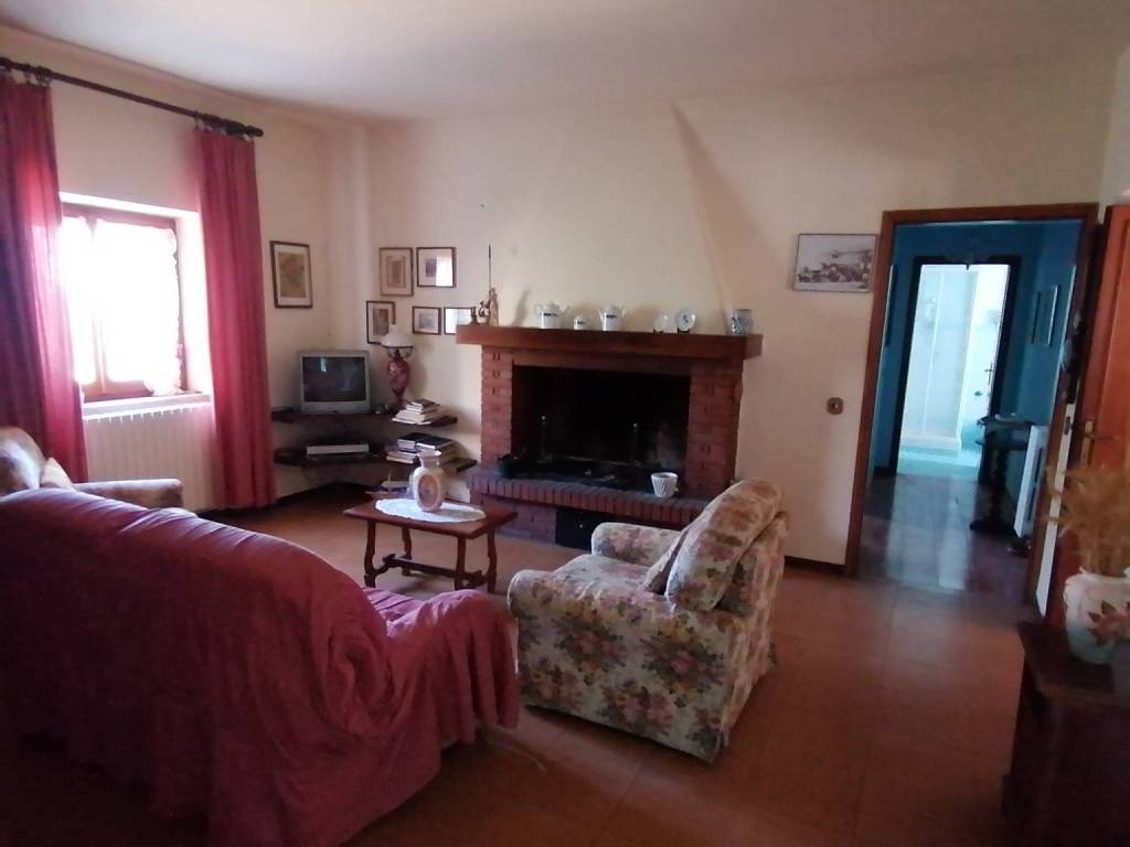 Appartamento a Sorano in Strada Provinciale Montevitozzo - Foto 5