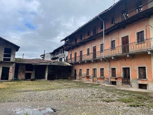 Rustico / casale a Bellinzago novarese in Via Liberio Miglio - Foto 2