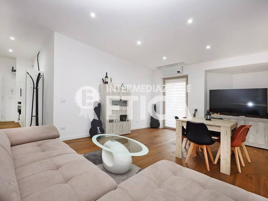 Appartamento a Roma in Via Rosa Guarnieri Carducci - Foto 2