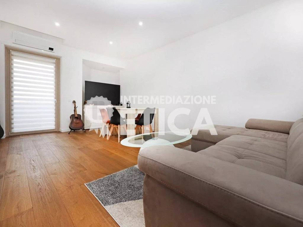 Appartamento a Roma in Via Rosa Guarnieri Carducci - Foto 3