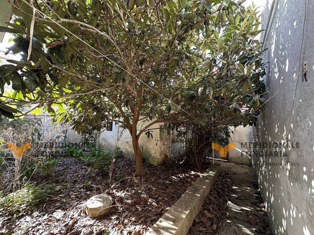 Casa indipendente a Vernole in Via Enrico Toti, 37 - Foto 4