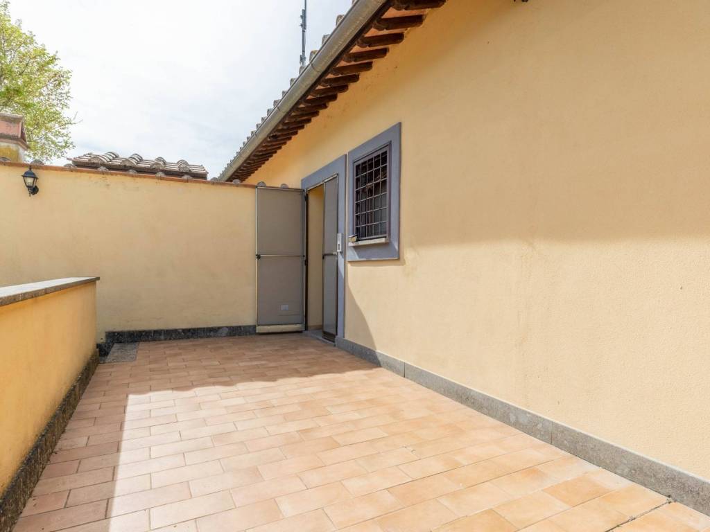 Appartamento a Capodimonte in Via del Cantinone - Foto 2