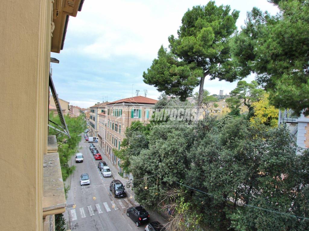 Appartamento a Ancona in Via Giacomo Matteotti - Foto 2