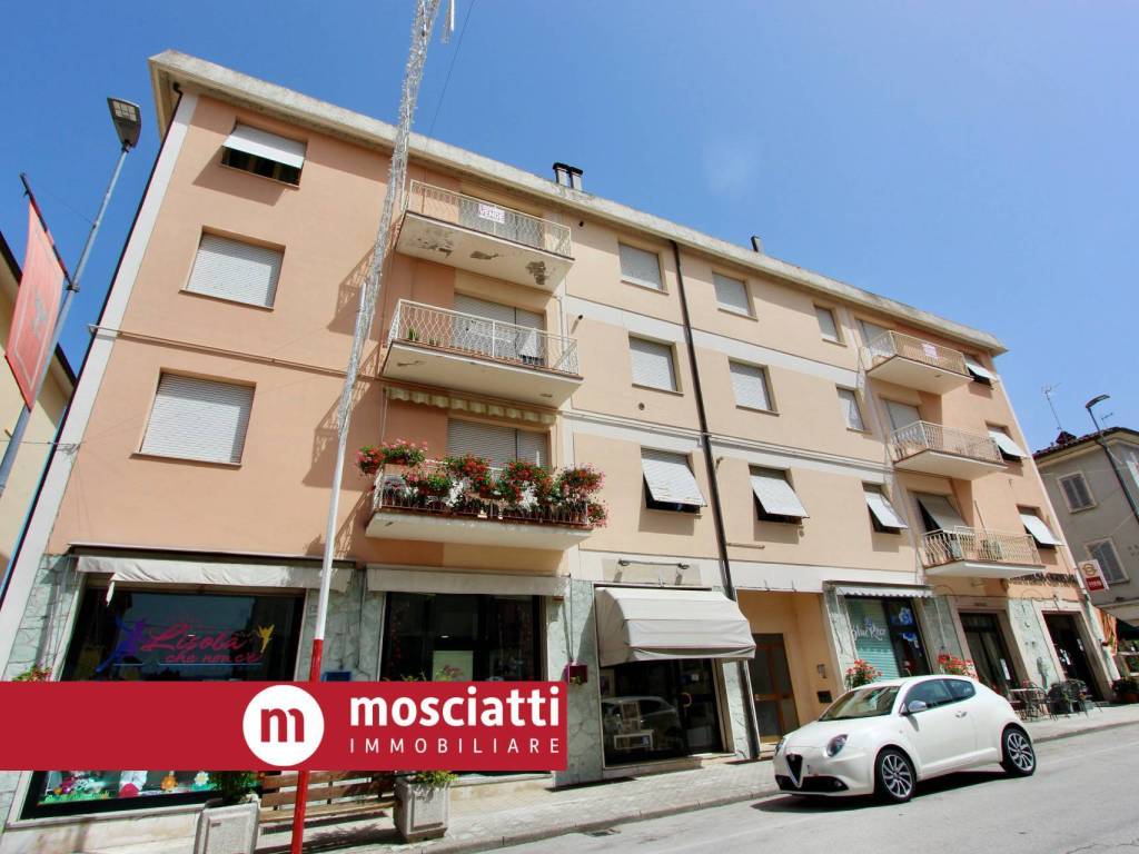 Appartamento a Castelraimondo in Corso Italia, 19 - Foto 2