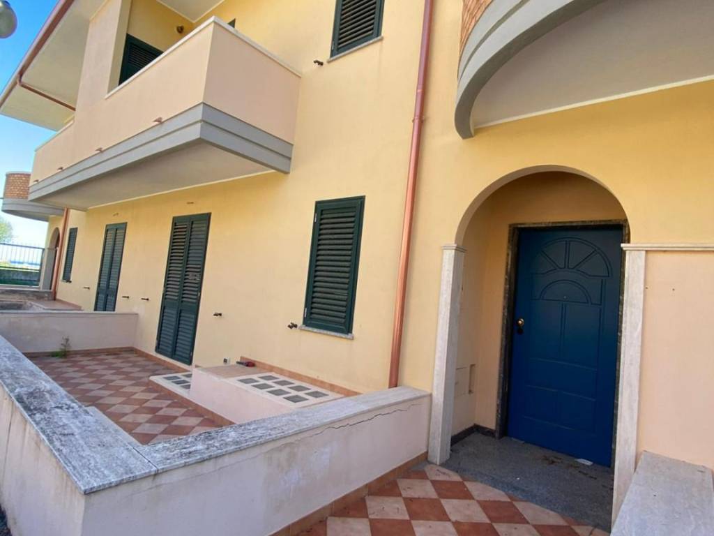 Villetta a schiera a Satriano in Via Nicola Pietro e Michelangelo Drosi - Foto 2