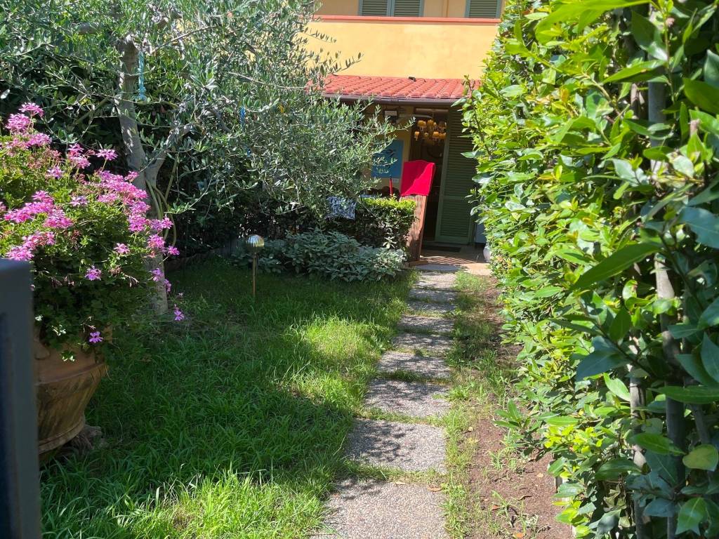 Casa indipendente a Signa in VIA G. BRUNO - Foto 2