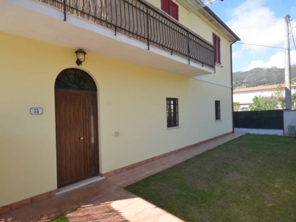 Villa a Seravezza in Via Giannetti - Foto 2