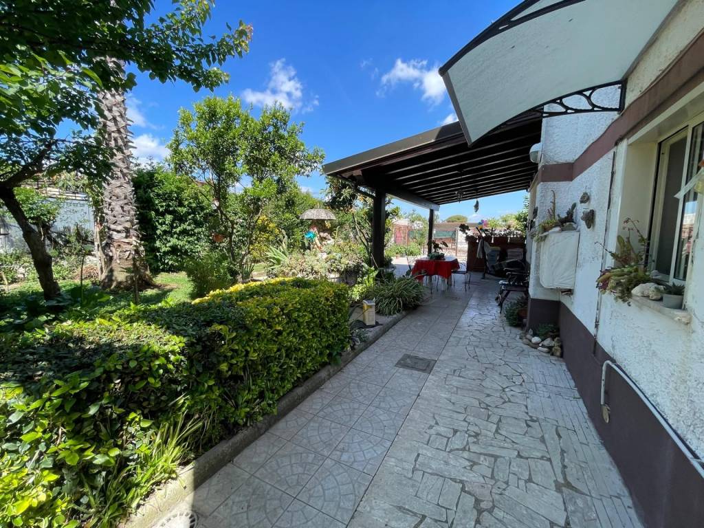 Villa a Latina in Via della Locomotiva - Foto 4