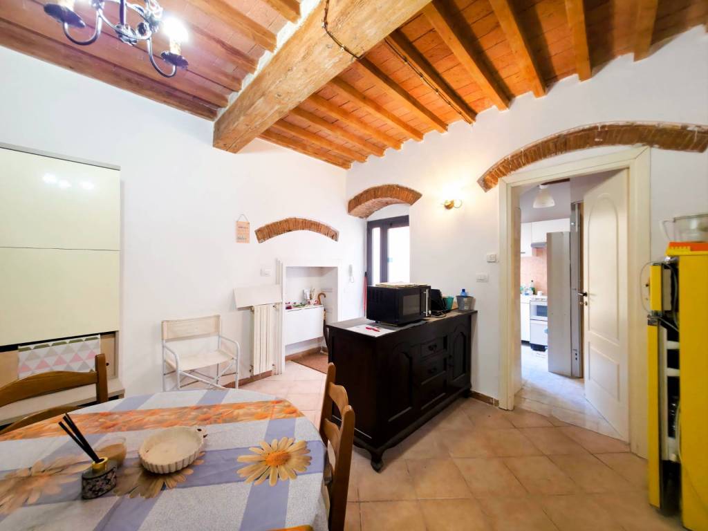 Appartamento a Livorno in Via De Larderel - Foto 2