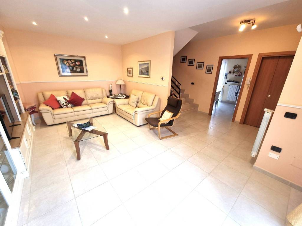 Villa a Casamassima in Via Professor Angelo Neglia - Foto 2