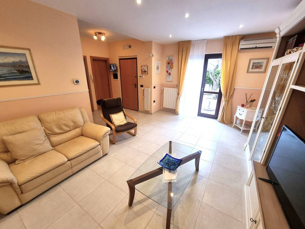 Villa a Casamassima in Via Professor Angelo Neglia - Foto 3