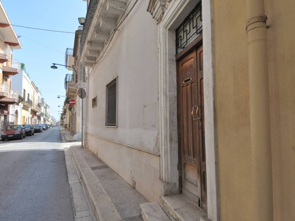 Casa indipendente a San vito dei normanni in Via Dottor Vincenzo Azzariti, 1 - Foto 4