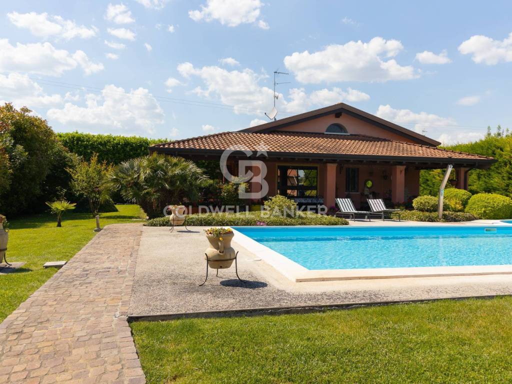 Villa a Roncoferraro in Via Dalmazia - Foto 2